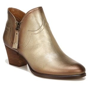 Zodiac Kaylin Leather Ankle boots bootie size 6 perfect fall outfit